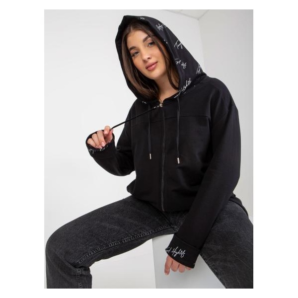 Dámska mikina plus size s kapucňou a nápismi BOBBIE čierna