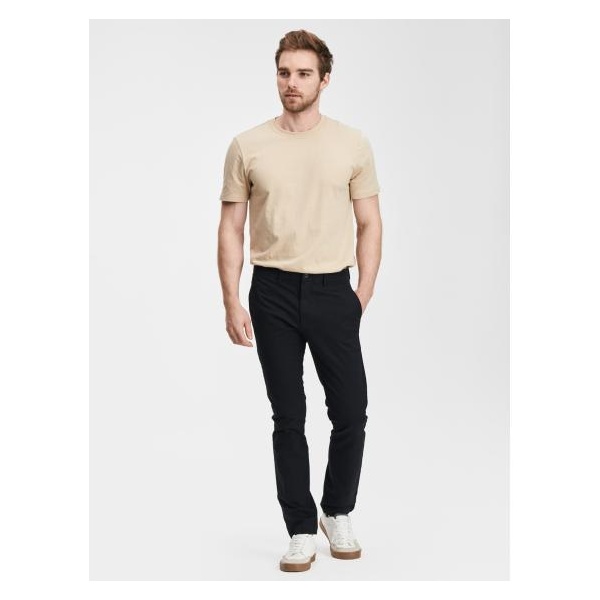 Nohavice modern khaki v skinny fit strihu GapFlex