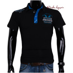 Čierne polo tričko s top detailami.