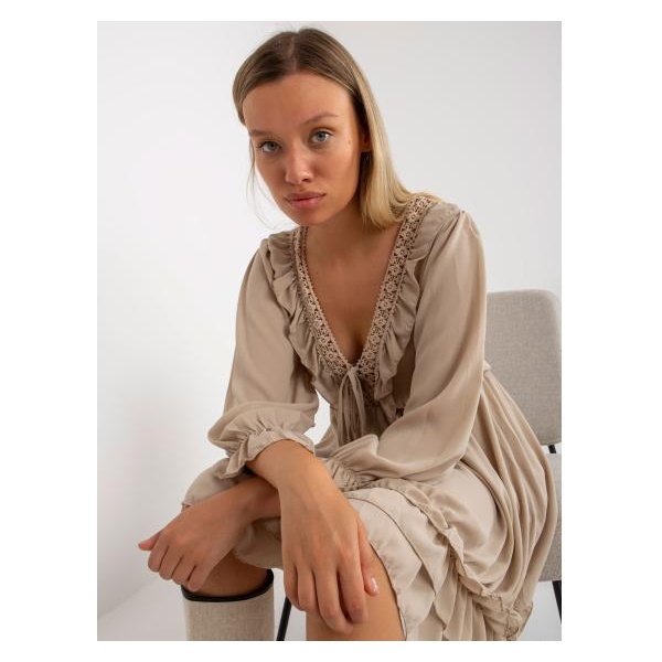 Dámske šaty s volánom v boho štýle mini OCH BELLA béžovej