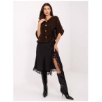 Tmavo hnedý sveter s gombíkmi v oversized strihu