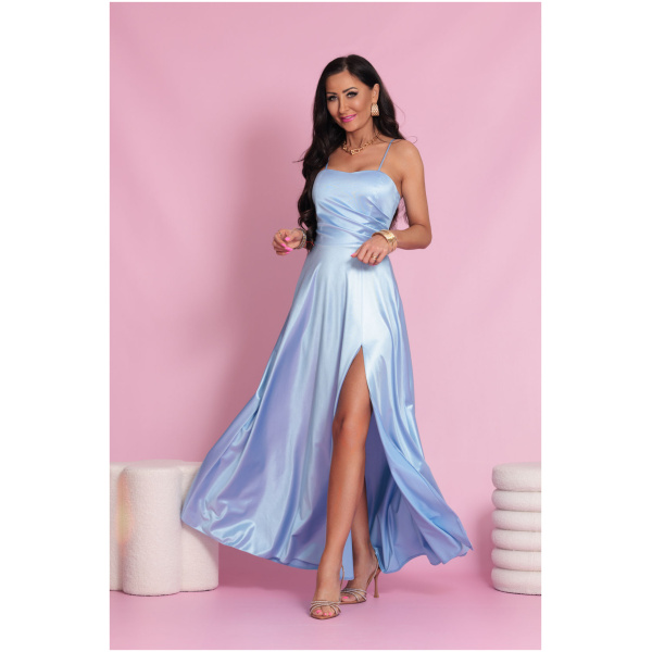 Elizabeth Collection Svetlomodré lesklé šaty na ramienka Veľkosť: L