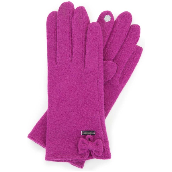 Purpurové vlnené rukavice.